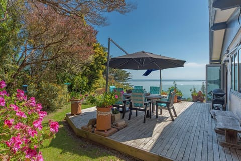 Sea Tide Views - Atawhai House in Nelson