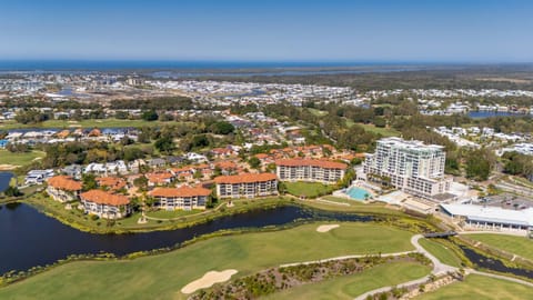 Golfer's Paradise Pelican Waters Resort Apartment in Pelican Waters