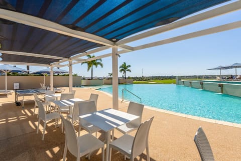 Golfer's Paradise Pelican Waters Resort Apartment in Pelican Waters