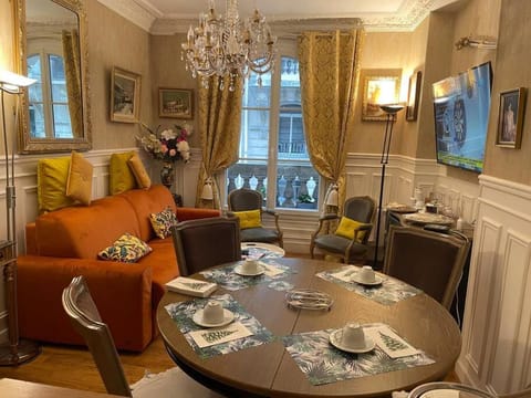 Appartement au cœur du quartier Butte Montmartre Apartment in Paris