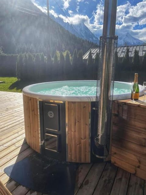 Amazing Chalet with Hot Tub Sauna and Panoramic View Chalet in Chamonix