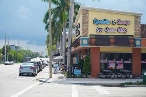 Renovated Coastal 2BR Bungalow Steps to the Beach Apartment in Boca Raton