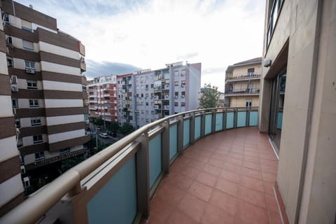 Ático Moderno y Céntrico con balcón curvo en Jaén Apartment in Jaén