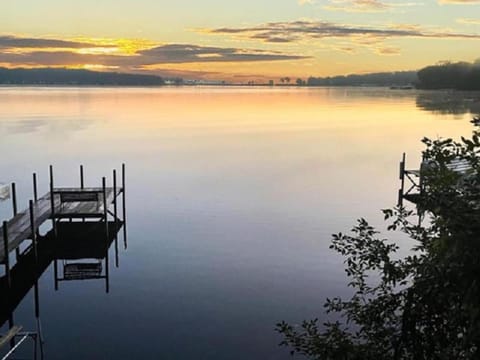 Pillsbury Point Cottage on West Lake Okoboji Casa in Arnolds Park