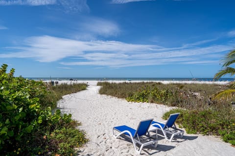 Once Upon A Tide: 4BR Beachfront with Pool & Spa! House in Estero Island