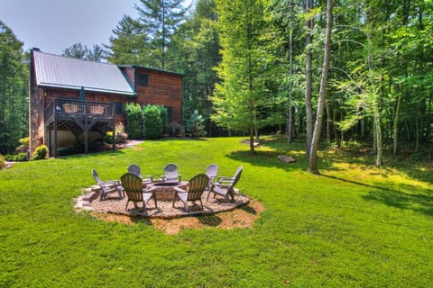 Laurel Mountain Lodge House in Watauga Lake