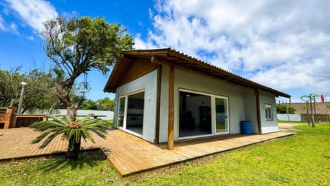 CASA DA LAGOA Casa Rustica na Beira da Lagoa House in Tramandaí