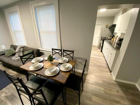 Modern comfort-2BR haven mins to NYC Apartamento in Hoboken