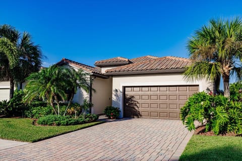 3622 Naples House in Collier County