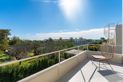 Patio, Day, Natural landscape, View (from property/room), Balcony/Terrace