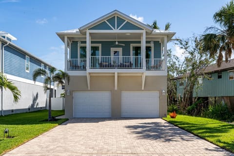 New 4BR Oasis: Walk to Beach, Pool, Pet-Friendly! House in Estero Island