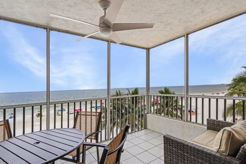 Estero Condo: Views, Pool, Near Sanibel & Times Sq House in Estero Island