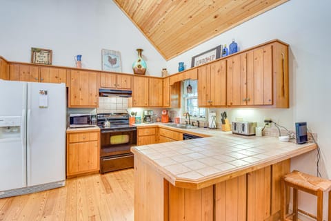 Hot Tub, Deck and Grill Secluded Cabin in Clayton Maison in Clayton