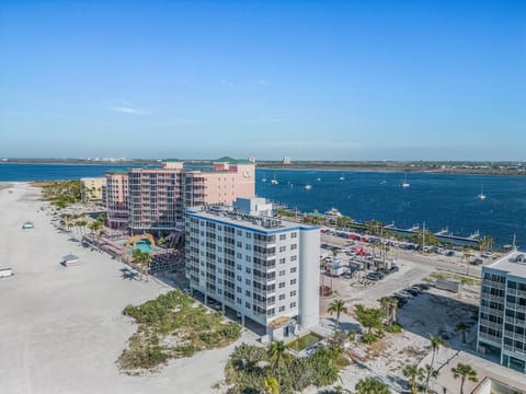 Beachfront Bliss: Gulf Views, Pool, Sleeps 8! House in Estero Island