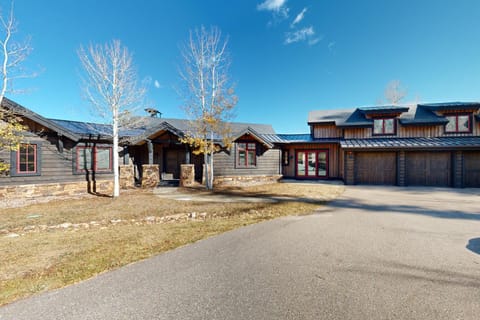 Mountain Breeze Retreat House in Edwards