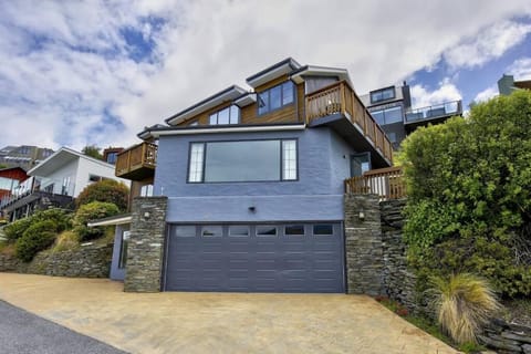 Wonderful on Woodlands - Family friendly home House in Queenstown