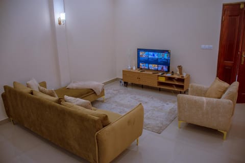 Communal lounge/ TV room, TV and multimedia, Living room