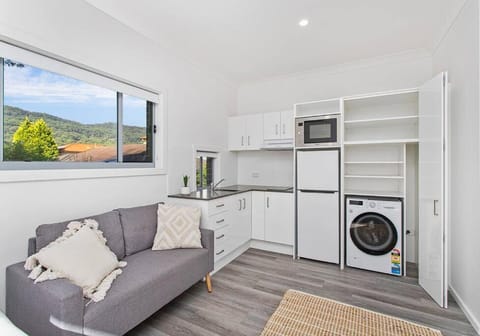 Sip and Dip - Woonona Apartment in Wollongong