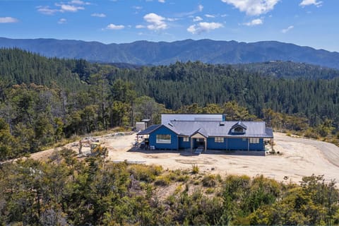 Kaiteriteri Escape House in Tasman District, Tasman, New Zealand