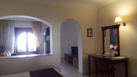 Communal lounge/ TV room, Bed, TV and multimedia, Living room, Photo of the whole room