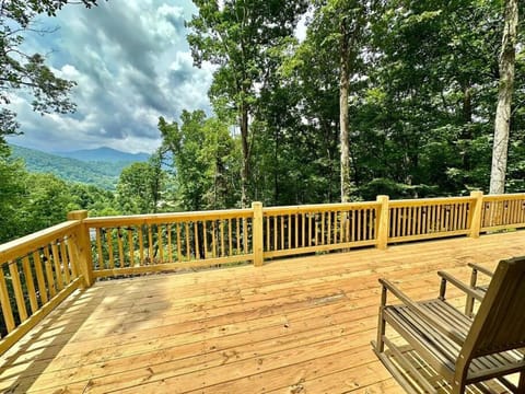 Highland Mountain Retreat House in Ivy Hill