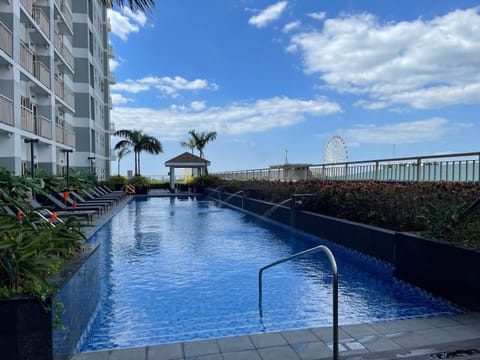 Balcony/Terrace, Pool view, Swimming pool