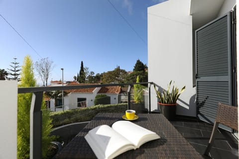 View (from property/room), Balcony/Terrace, Seating area