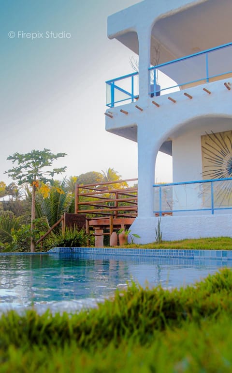 Property building, Garden view, Pool view, Swimming pool