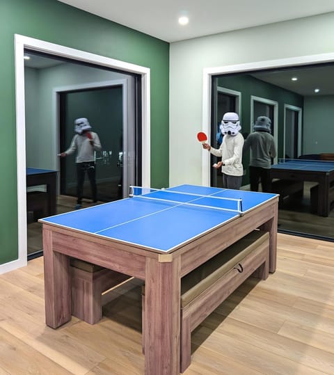 Game Room, Table tennis