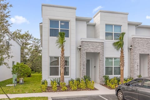 Upstay - Modern Home w Pool in New Development House in Four Corners