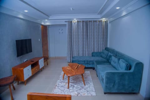 Communal lounge/ TV room, TV and multimedia, Living room, Seating area, Evening entertainment