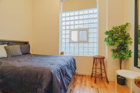 Prime Wicker Park Studio Close to Shops & Dining Apartamento in Wicker Park