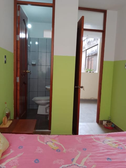 Shower, Toilet