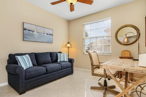 Elegant Condo w/ Lake Views, Pool & Private Lanai House in Lee County