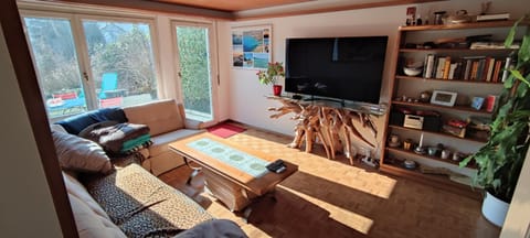 Single room in very quiet and cosy house with garden Vacation rental in Zurich City