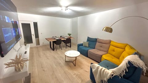 Charming two bedroom flat - NATO - Brussels Apartment in Brussels