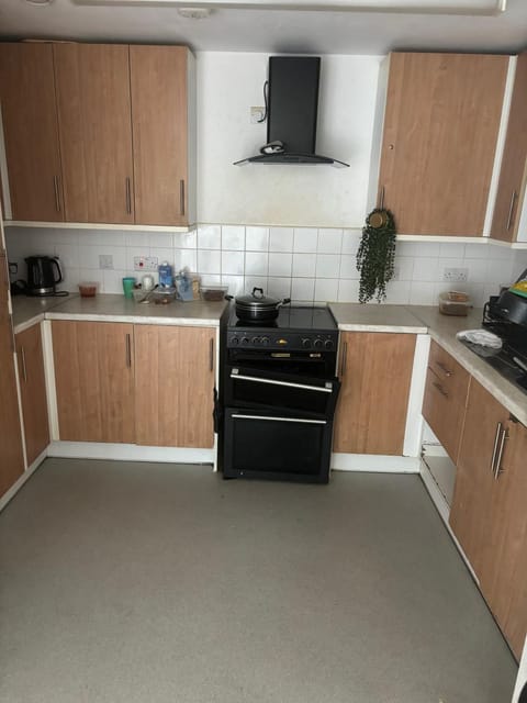 Kitchen or kitchenette, oven, stove