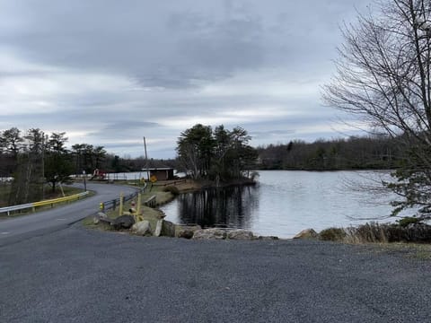 The Gap at Poconos- Sun Room-Arcade- Game Room House in Emerald Lakes