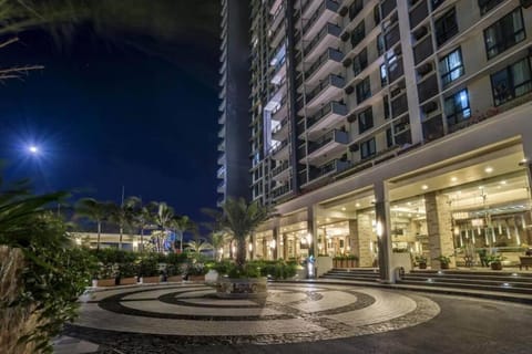 Condo near BGC and Megamall with free parking and Videoke Apartment in Mandaluyong