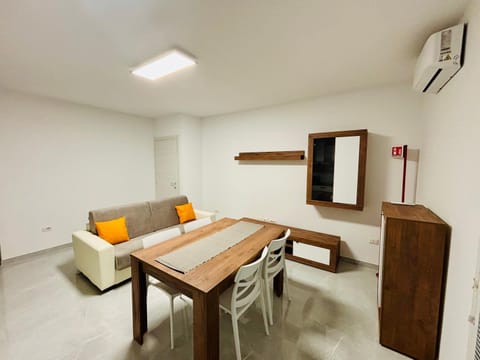 Living room, Dining area, air conditioner