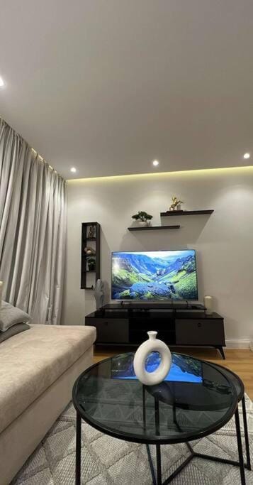 TV and multimedia, Living room, Seating area