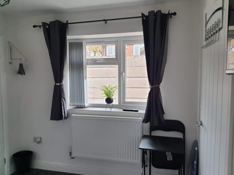 Private Room - Ensuite Bathroom - Free Parking House in Birmingham