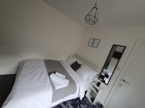 Private Room - Ensuite Bathroom - Free Parking House in Birmingham