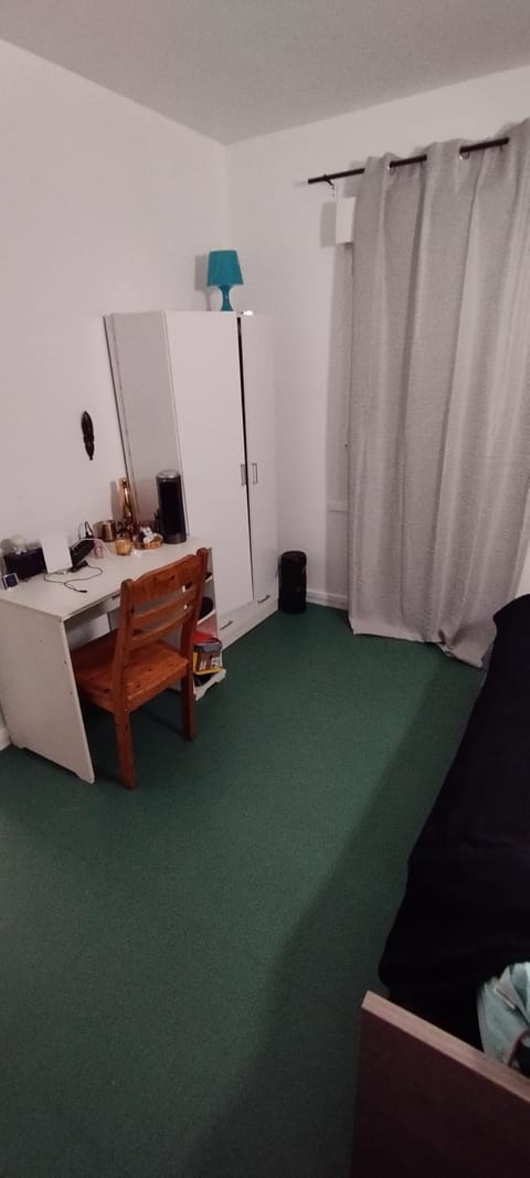 Chambre Apartamento in Montigny-le-Bretonneux