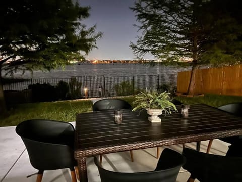 Patio, Night, Balcony/Terrace, Seating area, Dining area