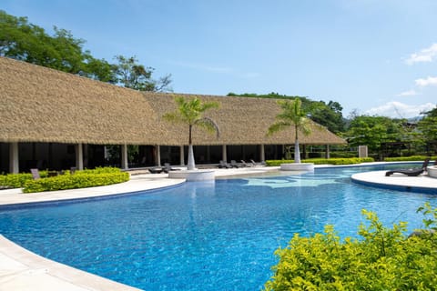 Pool view, Swimming pool, sunbed