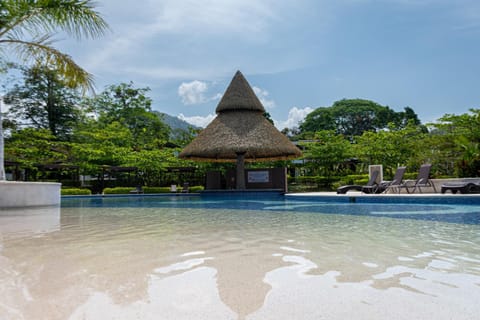 Garden view, Pool view, Swimming pool, sunbed