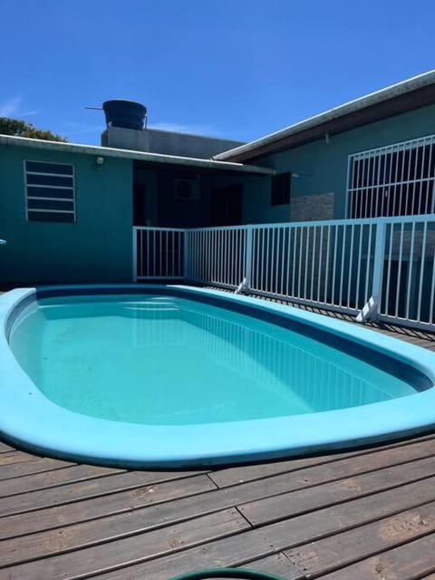 Casa com piscina próximo ao centrinho - Nova Tramandaí House in Tramandaí