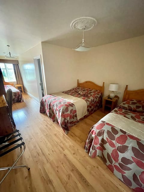 GoldenDawn Guest House Bed and Breakfast in County Dublin