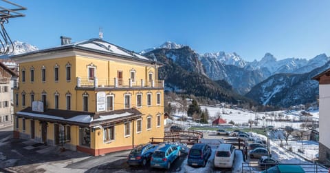 Property building, Day, Winter, Mountain view